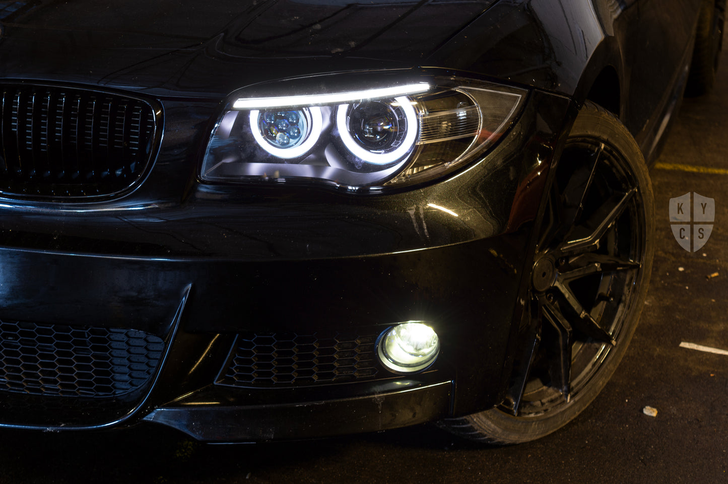 Headlight options on the above vehicle: BavGruppe Design (white) angel eyes | Modern blackout | Bi-LED 2.5" projector with LED bulb | Upgraded high beam (high beam LED unit array style) | Upgraded eyebrow (switchback) | LED indicators