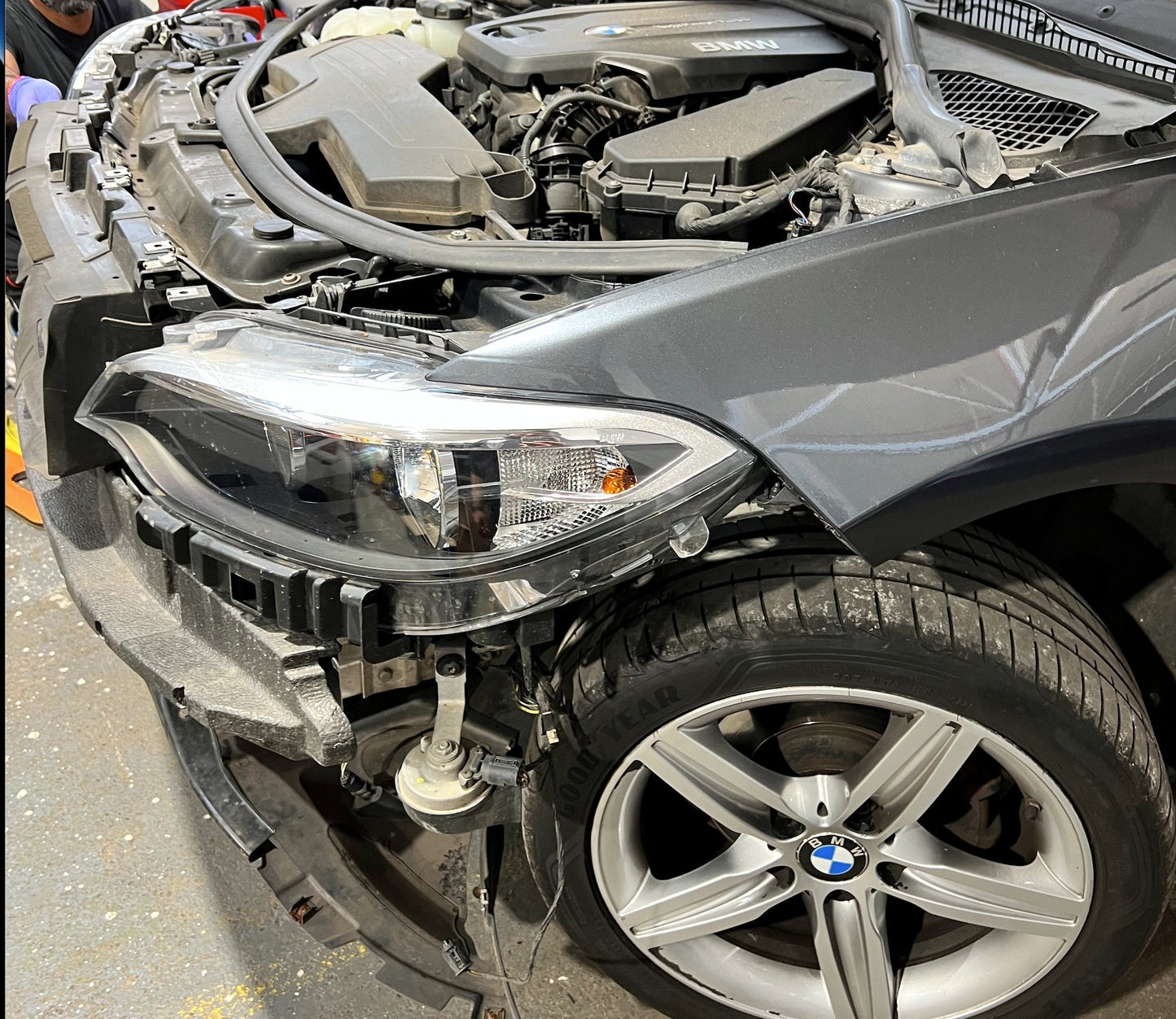 Headlight Fitting (BMW Gxx Vehicles)